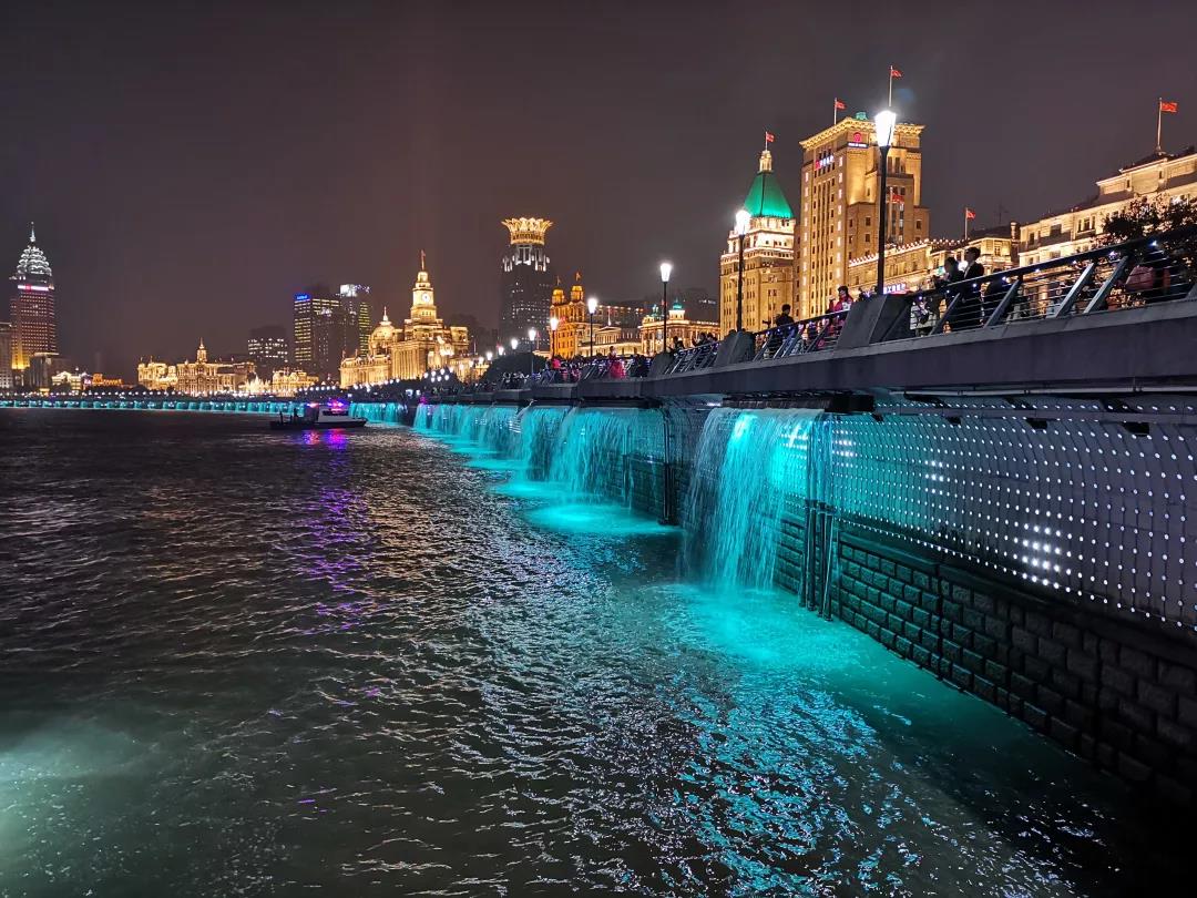 “上?！げ灰沟木省?，看進博會如何打造黃浦江水中的高防水性照明！